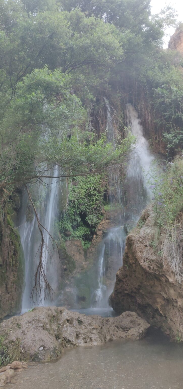 Salto de agua Arroyo del Alcázar en Dúrcal
